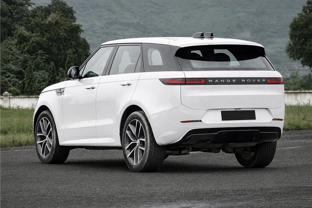 White Range Rover SUV parked outdoors showing rear profile used for B6 and B7 armoured vehicle protection levels